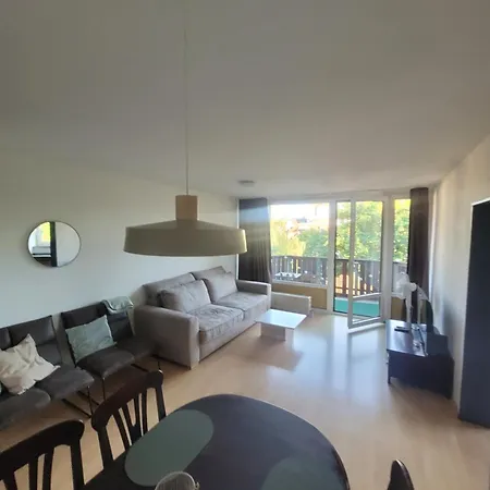 Zentrale 2 Zimmer-wohnung Mit Balkon *