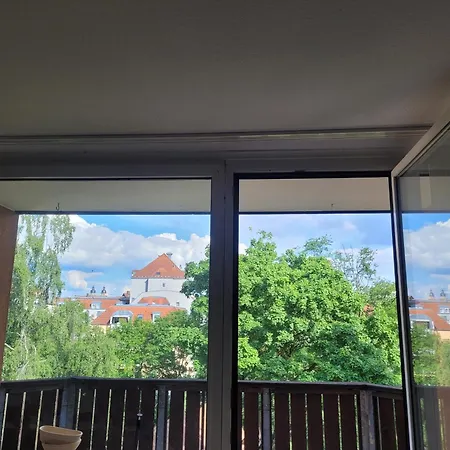 Apartment Zentrale 2 Zimmer-wohnung Mit Balkon *