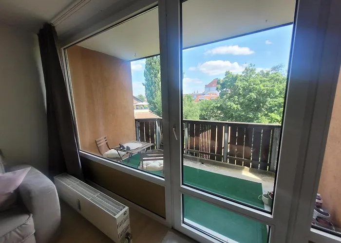 Zentrale 2 Zimmer-wohnung Mit Balkon *